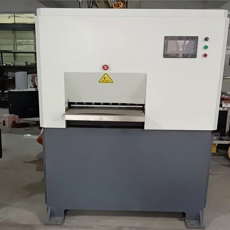 伺服精密矯平機